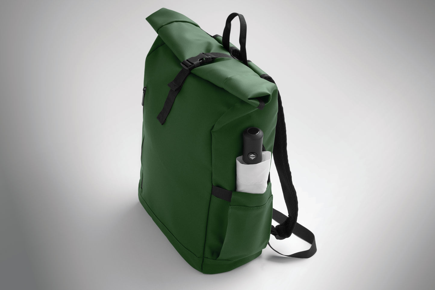 Rolltop-Rucksack aus PU-beschichtetem 600D RPET-Polyester und RPET-Polyesterfutter. 15'' Laptop-Fach. Gepolsterter Netzrücken mit