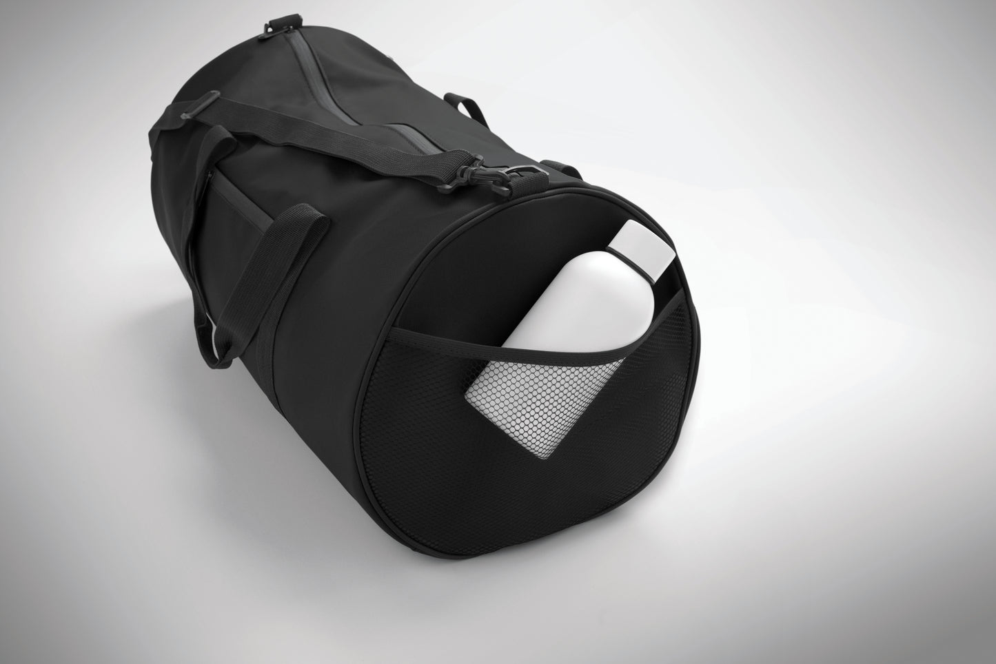 Sport- oder Reisetasche aus 600D RPET Polyester mit PU-Beschichtung. Fronttasche mit Reißverschluss.