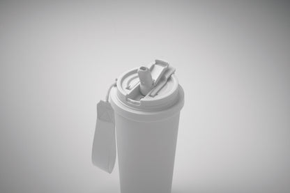Doppelwandiger Becher aus recyceltem Edelstahl (90% recycelter Edelstahl und 10% Edelstahl). 2