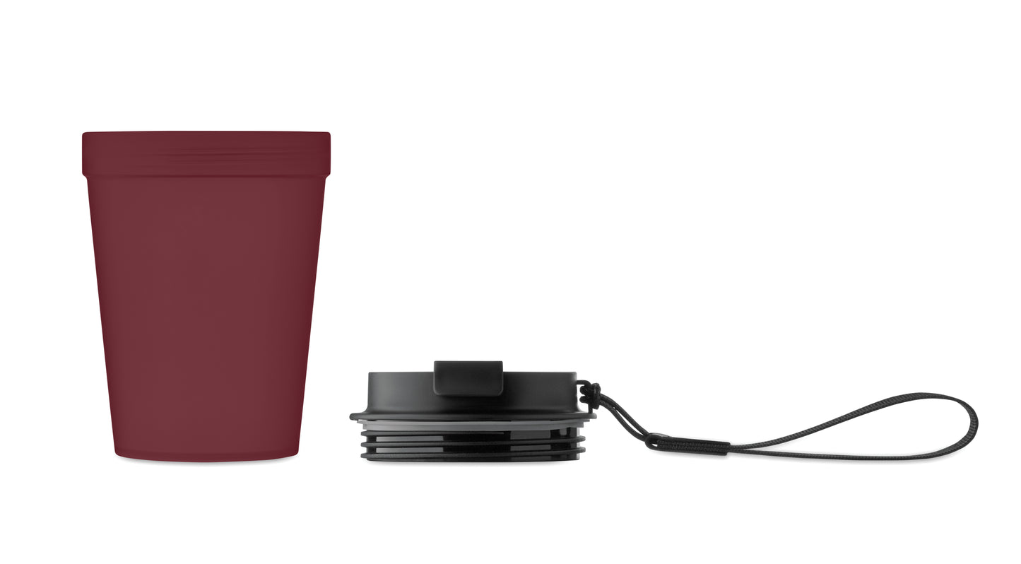 Einwandiger Becher aus PP mit RPET-Polyester-Schlaufe. Auslaufsicher. Füllmenge: 300 ml. Da der
