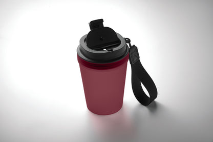 Einwandiger Becher aus PP mit RPET-Polyester-Schlaufe. Auslaufsicher. Füllmenge: 300 ml. Da der