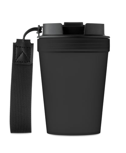 Einwandiger Becher aus PP mit RPET-Polyester-Schlaufe. Auslaufsicher. Füllmenge: 300 ml. Da der