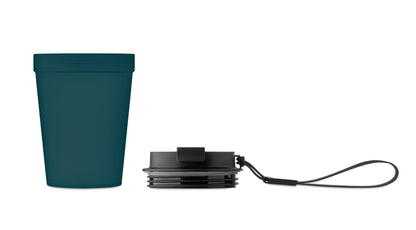 Einwandiger Becher aus PP mit RPET-Polyester-Schlaufe. Auslaufsicher. Füllmenge: 300 ml. Da der