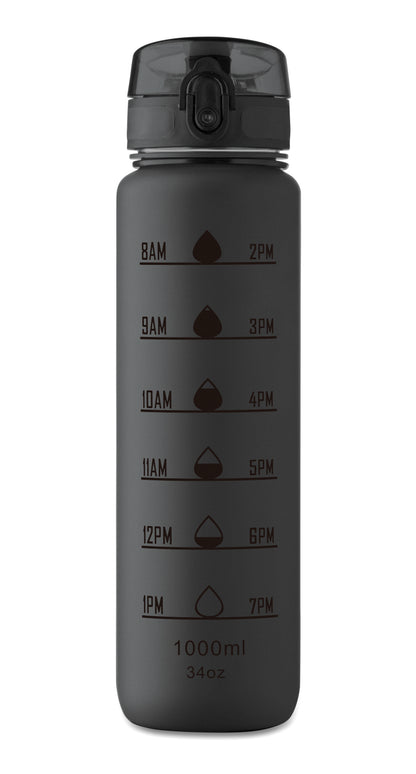 Sport-Trinkflasche aus RPET. Motivierende Zeitmarkierung einhändig zu öffnender Flip-Top-Deckel Sicherheitsverschluss und Trageriemen.