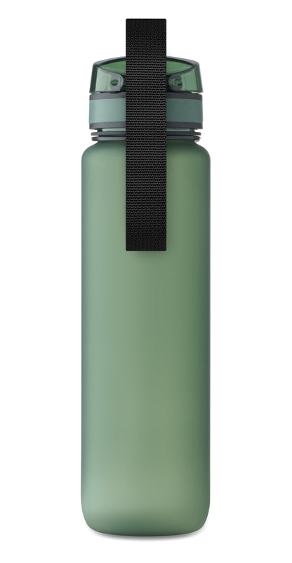 Sport-Trinkflasche aus RPET. Motivierende Zeitmarkierung einhändig zu öffnender Flip-Top-Deckel Sicherheitsverschluss und Trageriemen.