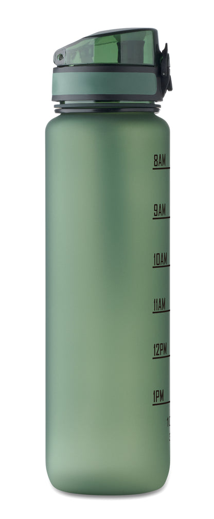 Sport-Trinkflasche aus RPET. Motivierende Zeitmarkierung einhändig zu öffnender Flip-Top-Deckel Sicherheitsverschluss und Trageriemen.