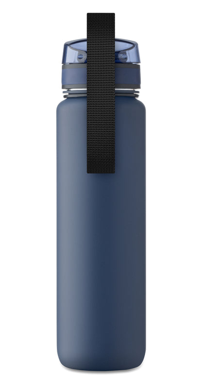 Sport-Trinkflasche aus RPET. Motivierende Zeitmarkierung einhändig zu öffnender Flip-Top-Deckel Sicherheitsverschluss und Trageriemen.