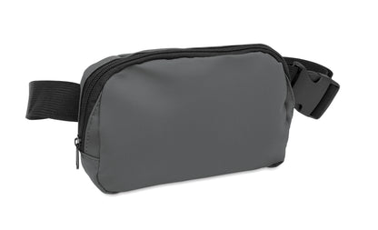 Gürteltasche (Crossbody-Tasche) aus soften PU mit 210D RPET Polyester-Futter. Haupttasche mit Reißverschluss