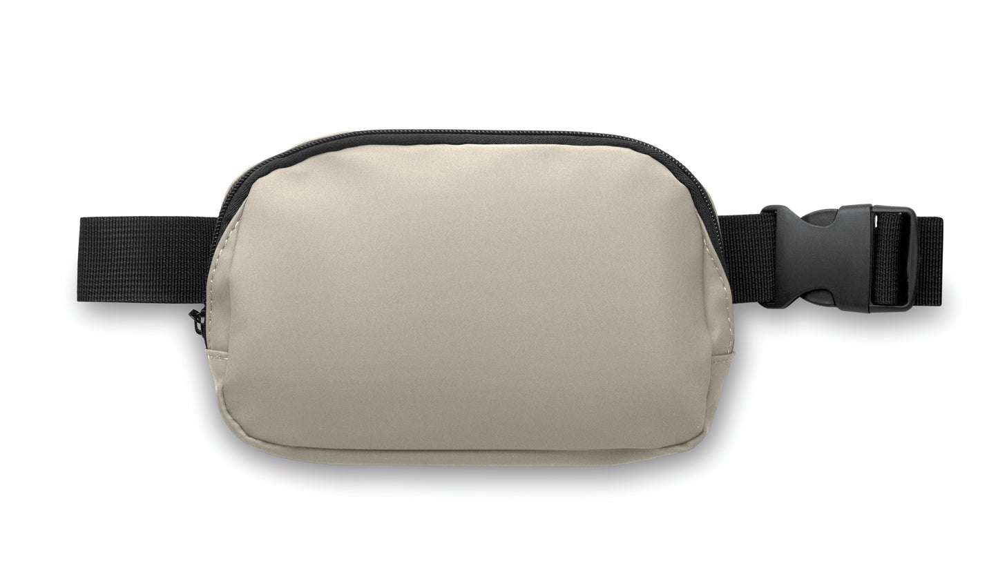Gürteltasche (Crossbody-Tasche) aus soften PU mit 210D RPET Polyester-Futter. Haupttasche mit Reißverschluss