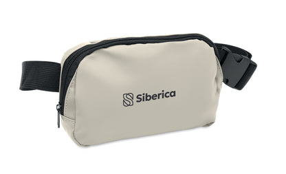 Gürteltasche (Crossbody-Tasche) aus soften PU mit 210D RPET Polyester-Futter. Haupttasche mit Reißverschluss