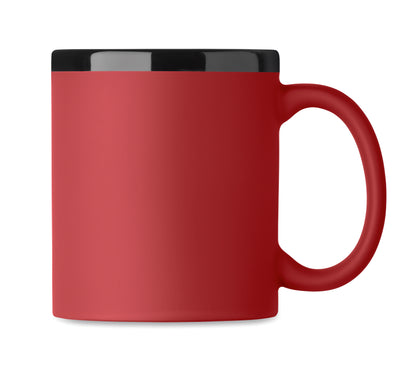 Keramikbecher mit Soft-Touch-Oberfläche und schwarzer Innenseite/Rand. Ideal für Gravur. Füllmenge: 300 ml.