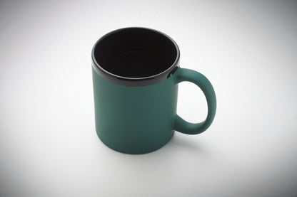 Keramikbecher mit Soft-Touch-Oberfläche und schwarzer Innenseite/Rand. Ideal für Gravur. Füllmenge: 300 ml.