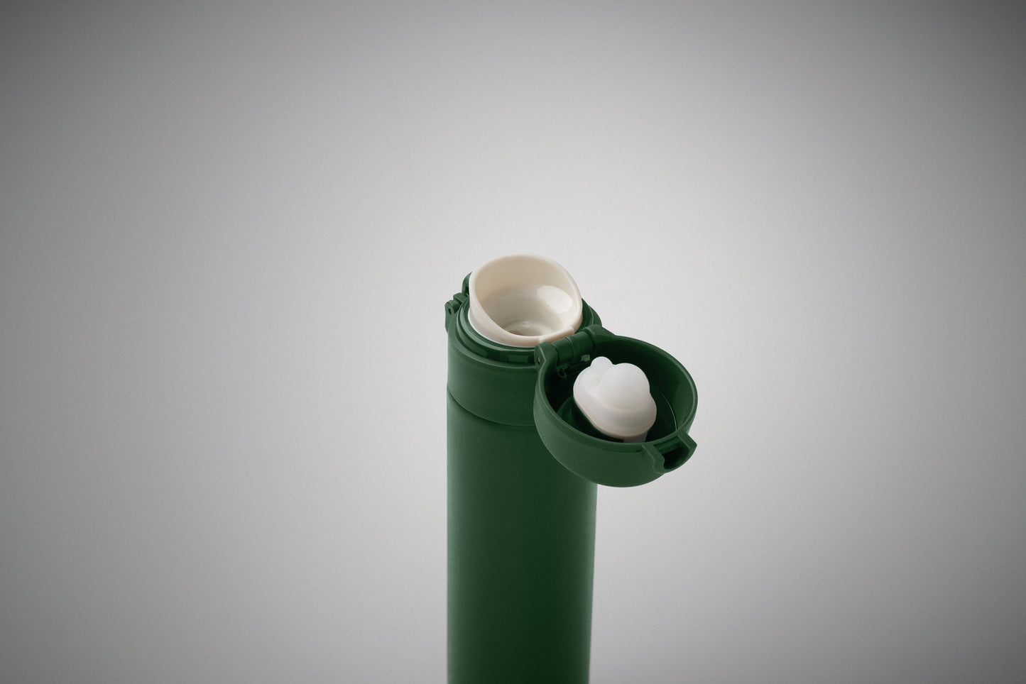 Doppelwandige Trinkflasche aus recyceltem Edelstahl (90% recycelter Edelstahl und 10% Edelstahl) mit