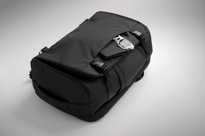 Großer 17'' Laptop-Reiserucksack aus 600D RPET-Polyester. Diverse Fächer mit Hauptfach für Kleidung