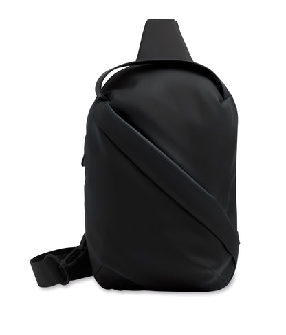 Crossbody Tasche aus weichem PU. Großes Hauptfach und Fronttasche mit Reißverschluss. Gepolsterte