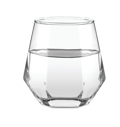 Geometrisches Diamant-förmiges gekipptes Shortdrinkglas. Für Whisky oder andere Spirituosen. Füllmenge: 300ml.