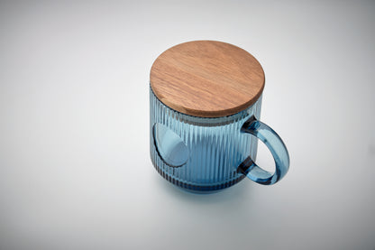 Trinkbecher mit Rillen-Optik und Deckel aus Akazienholz. Füllmenge: 300 ml. FSC®-certified |