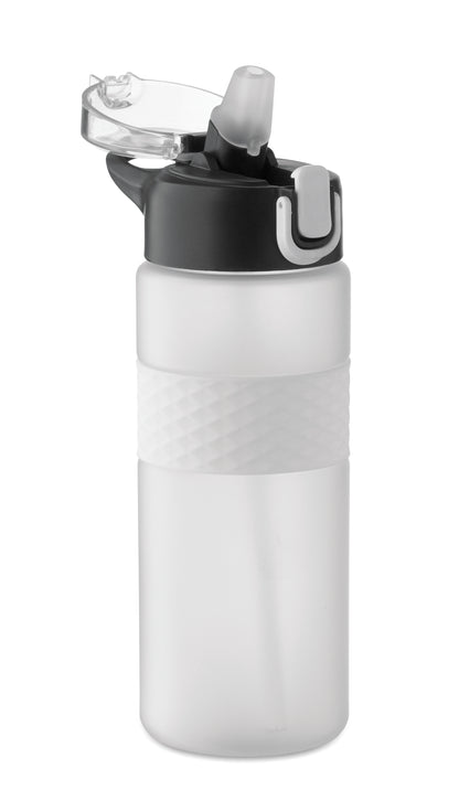 Trinkflasche aus RPET. Flip-Top-Deckel aus PP Sicherheitsverschluss und Henkel aus Silikon. Mit