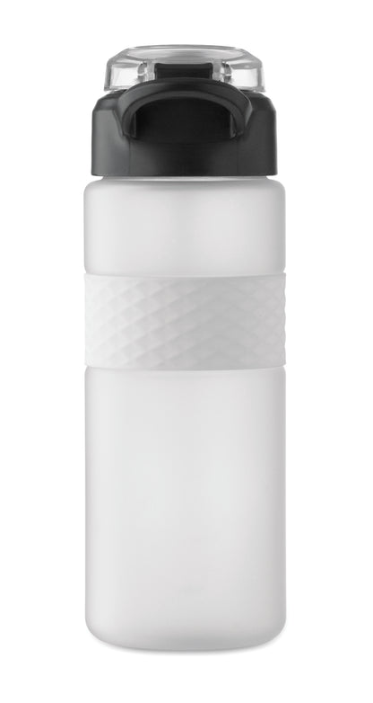 Trinkflasche aus RPET. Flip-Top-Deckel aus PP Sicherheitsverschluss und Henkel aus Silikon. Mit