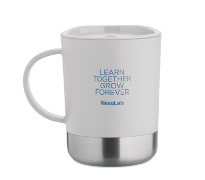 PP-Becher mit Boden aus (90 % recycelter Edelstahl und 10 % Edelstahl.