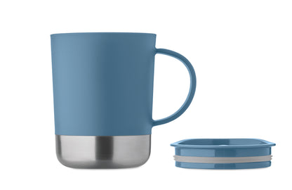 PP-Becher mit Boden aus (90 % recycelter Edelstahl und 10 % Edelstahl.