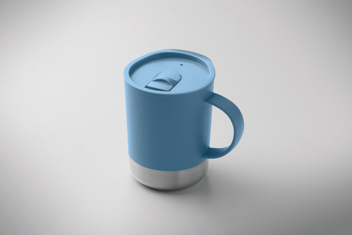 PP-Becher mit Boden aus (90 % recycelter Edelstahl und 10 % Edelstahl.