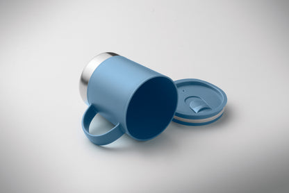 PP-Becher mit Boden aus (90 % recycelter Edelstahl und 10 % Edelstahl.