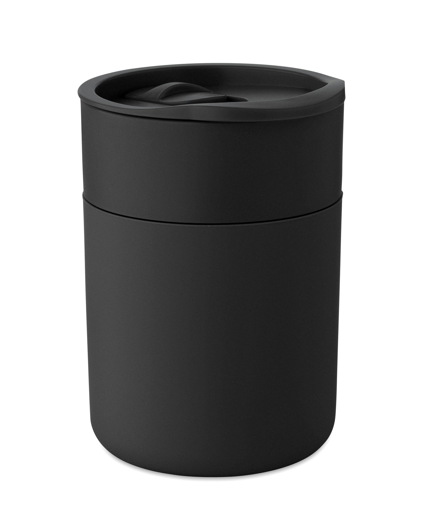 PP-Becher mit Silikonhülle und Schiebedeckel aus PP. Füllmenge: 330 ml. Da der