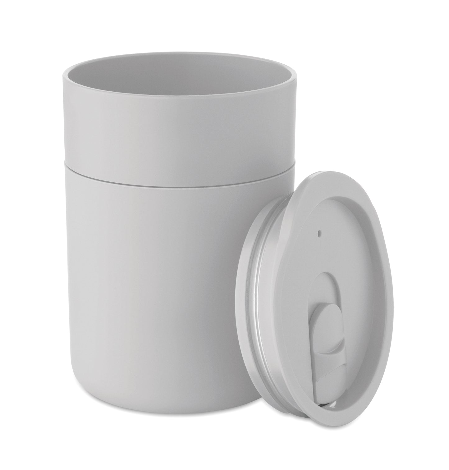 PP-Becher mit Silikonhülle und Schiebedeckel aus PP. Füllmenge: 330 ml. Da der