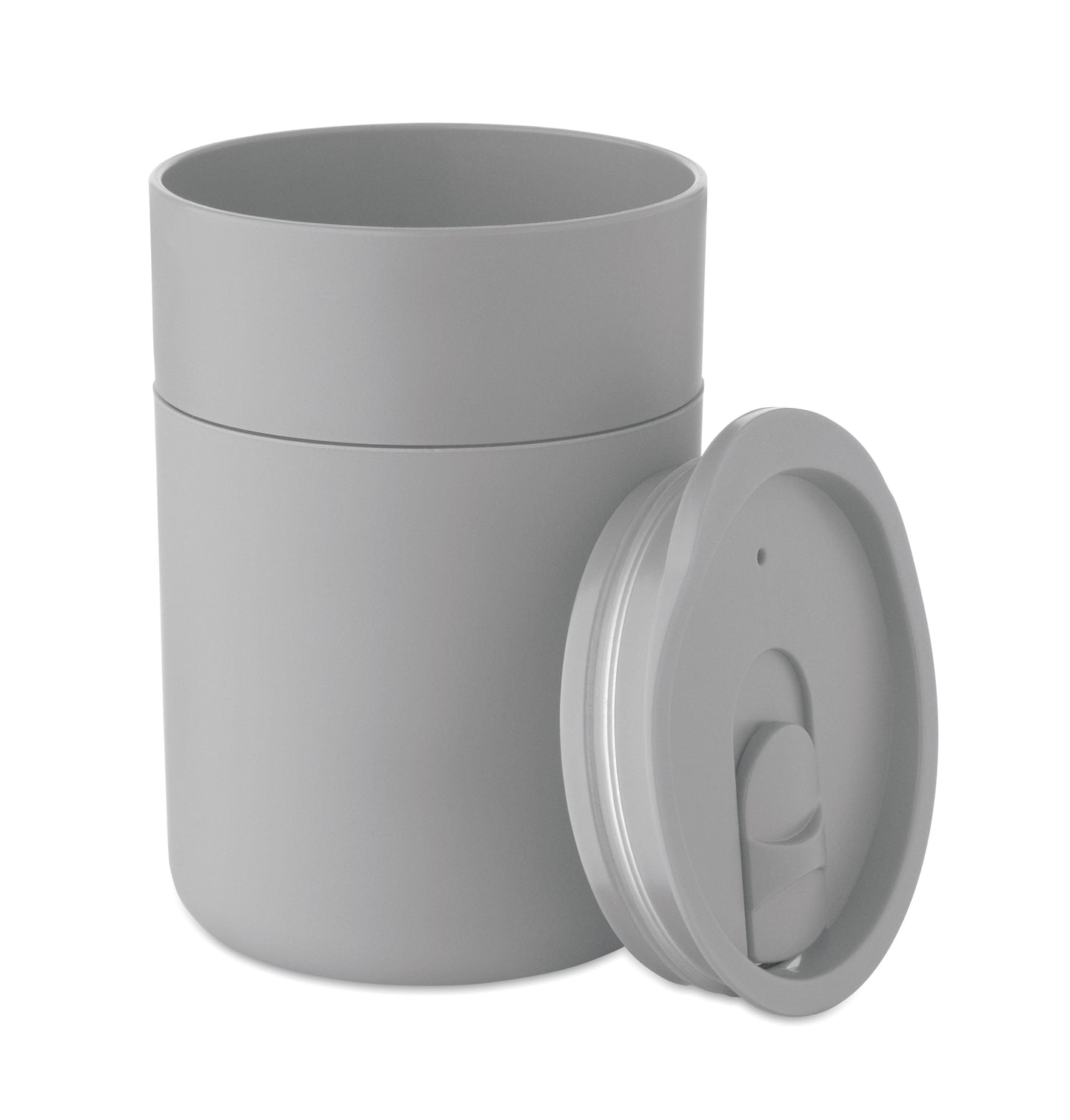PP-Becher mit Silikonhülle und Schiebedeckel aus PP. Füllmenge: 330 ml. Da der