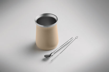 Doppelwandiger Yerba-Mate-Becher aus recyceltem Edelstahl (90% recycelter Edelstahl und 10% Edelstahl). Inkl.