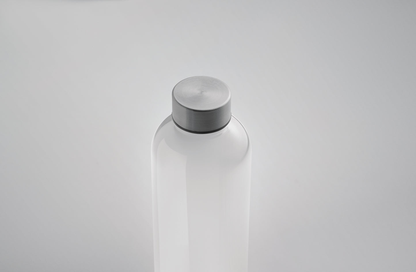 Trinkflasche aus RPET. Auslaufsicher. Füllmenge: 1000 ml.