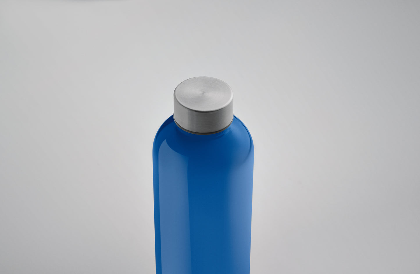 Trinkflasche aus RPET. Auslaufsicher. Füllmenge: 1000 ml.