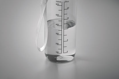 Trinkflasche aus RPET. Integrierter Trinkhalm weiches Silikonmundstück motivierende Zeitmarkierung einhändig zu öffnender