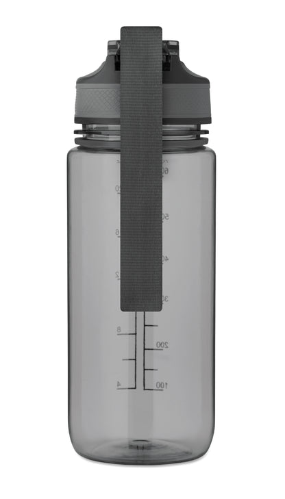 Trinkflasche aus RPET. Integrierter Trinkhalm weiches Silikonmundstück motivierende Zeitmarkierung einhändig zu öffnender