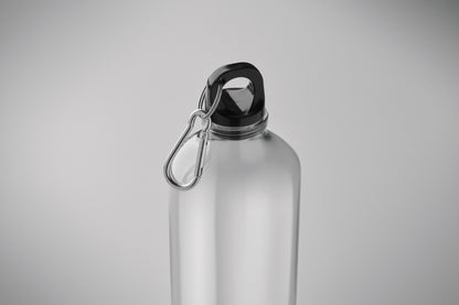 Trinkflasche aus RPET mit Karabiner. Füllmenge: 750 ml. Der Karabiner ist NICHT