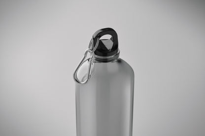 Trinkflasche aus RPET mit Karabiner. Füllmenge: 750 ml. Der Karabiner ist NICHT