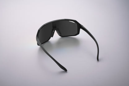 Sport-Sonnenbrille mit verspiegelten Gläsern. UV400-Schutz.