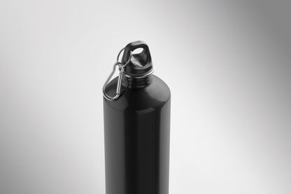 Einwandige Flasche (90% recycelter Edelstahl und 10% Edelstahl) mit PP-Deckel und Karabiner.