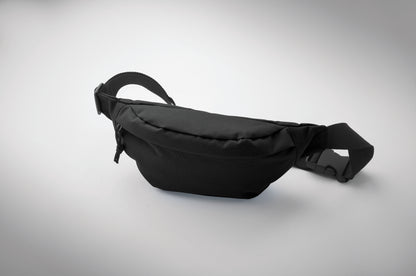 Gürteltasche aus 600D RPET-Polyester mit Reißverschluss-Hauptfach und verstecktem Reißverschlussfach auf der Rückseite.