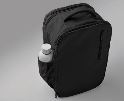 Erweiterbarer Rucksack in Kabinengröße aus 600D RPET-Polyester. 180°-Öffnung. Hauptfach mit zwei Fächern