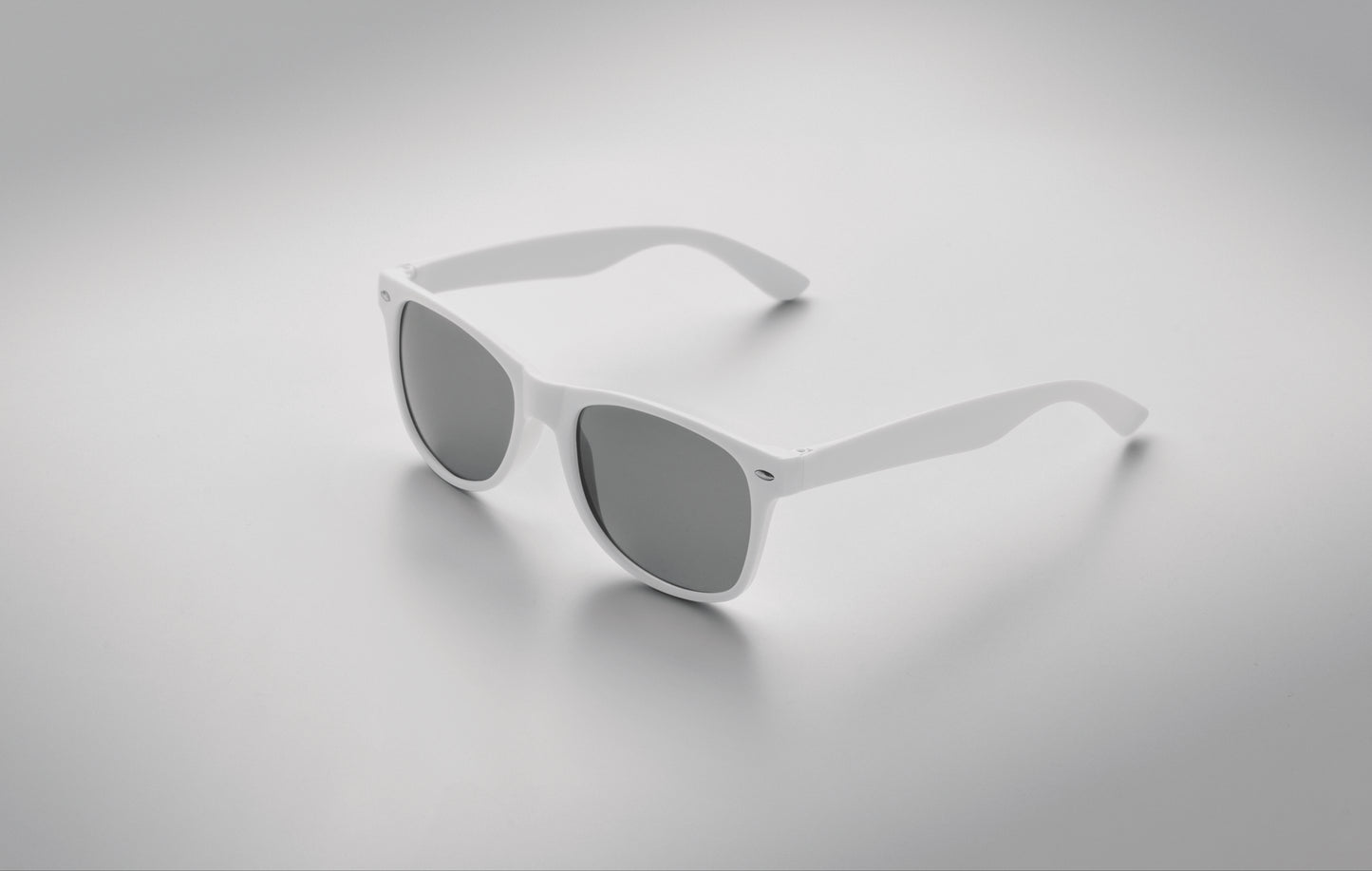 Sonnenbrille aus SEAQUAL® PP mit Gläsern aus PC- und AC. UV400-Schutz. Die