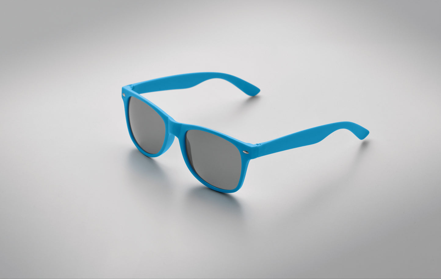 Sonnenbrille aus SEAQUAL® PP mit Gläsern aus PC- und AC. UV400-Schutz. Die