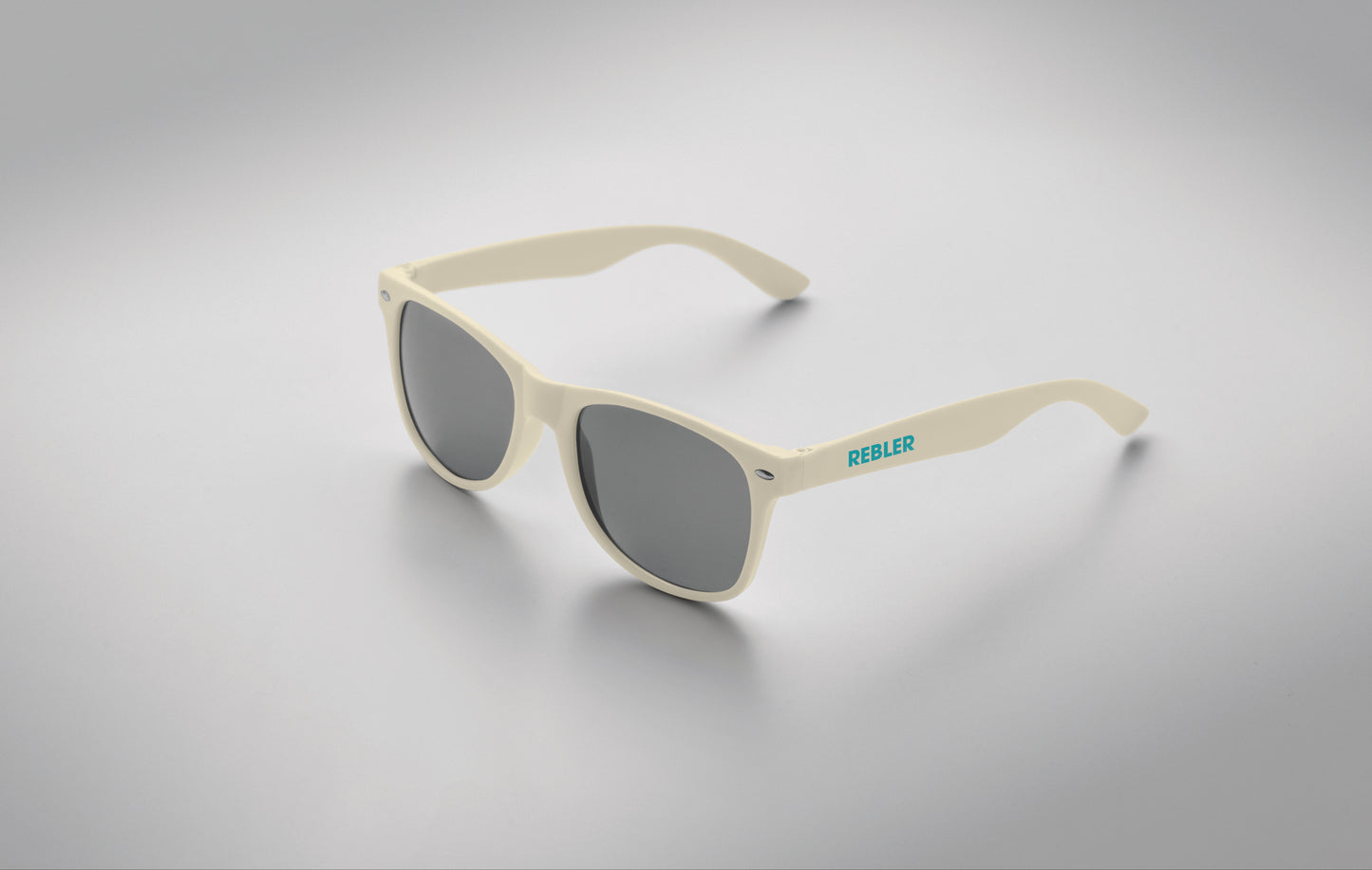 Sonnenbrille aus SEAQUAL® PP mit Gläsern aus PC- und AC. UV400-Schutz. Die