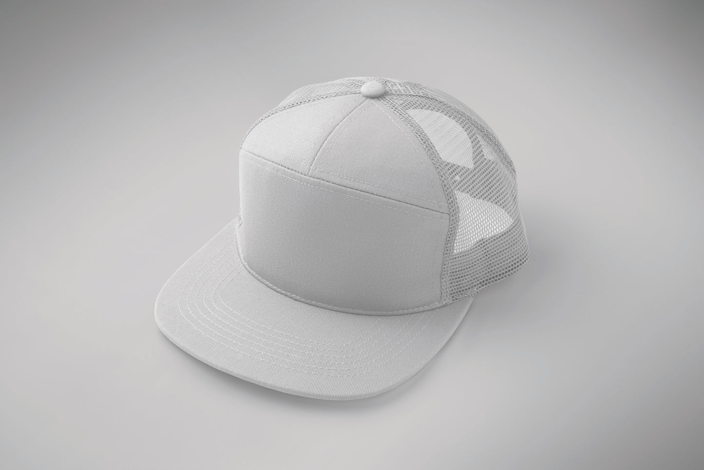 Kappe mit flachem Schirm. 7 Panels. Baumwoll-Twill 235 g/m² mit Polyester-Mesh-Rückseite und