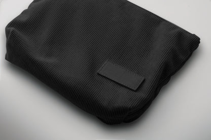 Kosmetiktasche aus Kord-Polyester mit Polyesterfutter. 220 g/m².