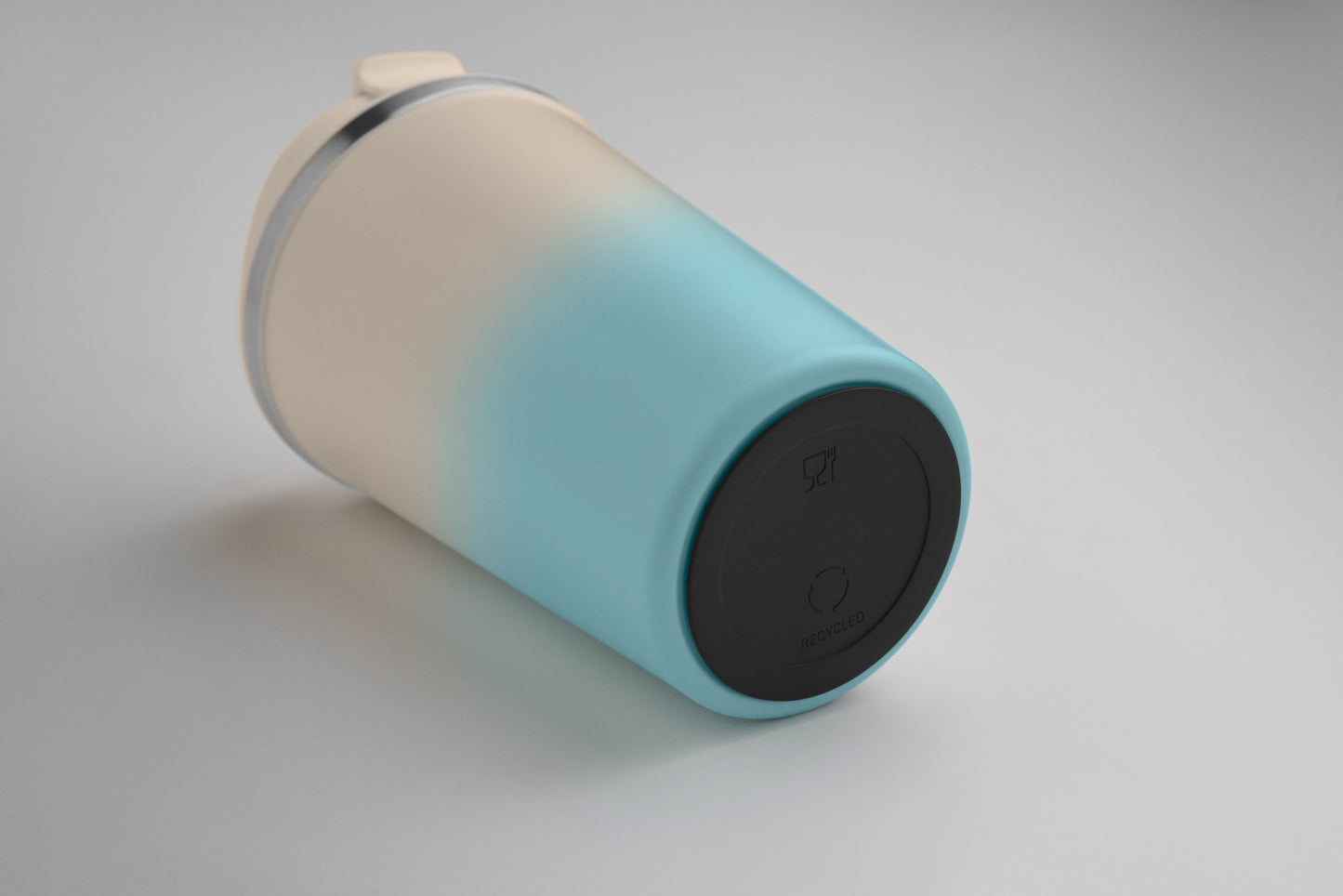 Doppelwandiger Trinkbecher aus recyceltem Edelstahl (90 % recycelter Edelstahl und 10 %