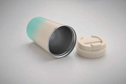 Doppelwandiger Trinkbecher aus recyceltem Edelstahl (90 % recycelter Edelstahl und 10 %