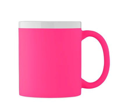 Kaffeebecher aus Keramik mit matter Oberfläche. Weiße Innenseite/Rand. Füllmenge: 300 ml. Verpackt
