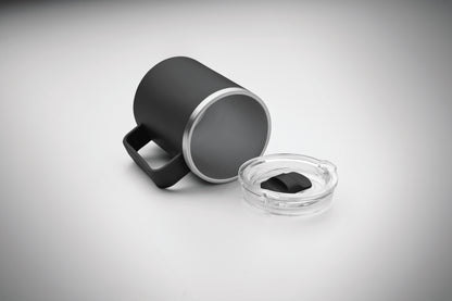 Doppelwandiger Becher. Innenseite aus 90 % recyceltem Edelstahl und 10 % Edelstahl